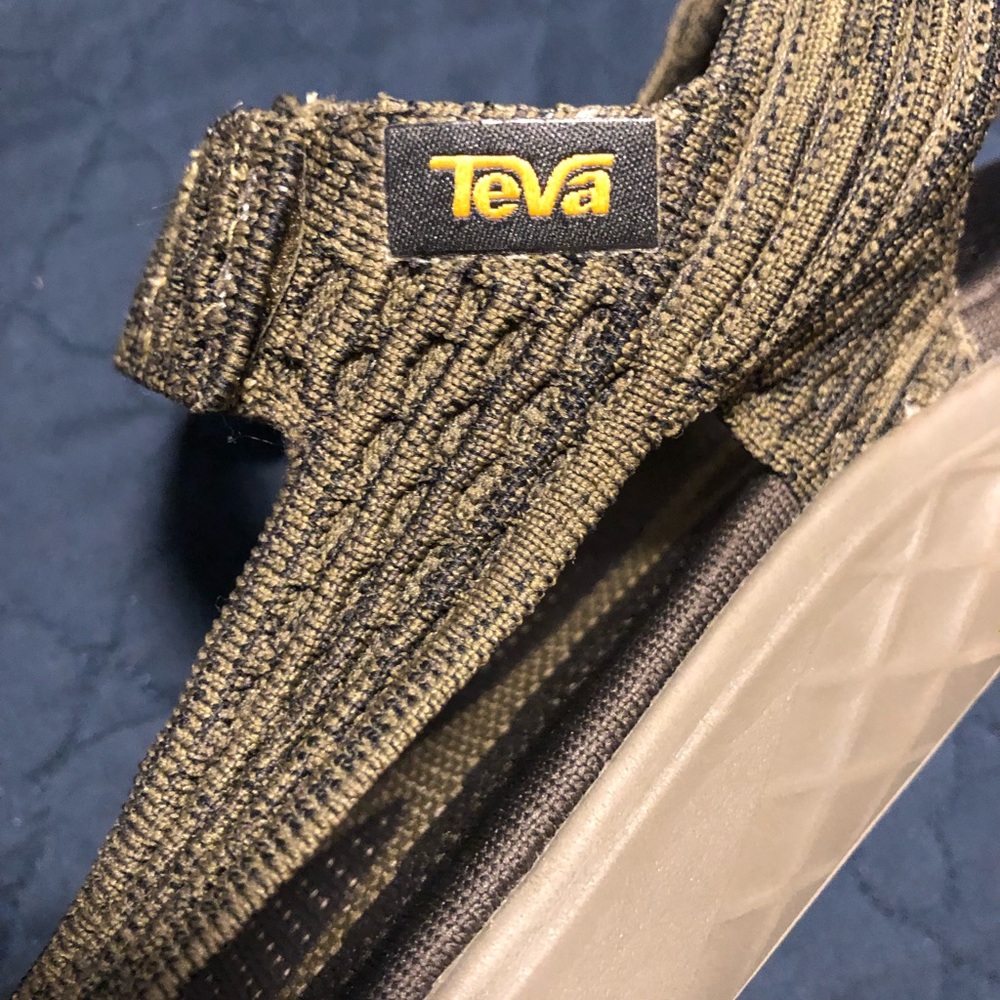 NEW TEVA TERRA FLOAT KNIT 2 WALKING SANDALS.